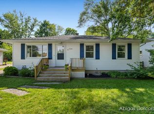 3728 Fitzhugh Ave NE, Grand Rapids, MI 49525