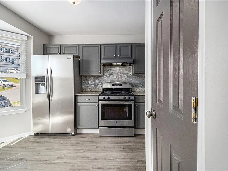 89 Bridge View Dr — Photo 4