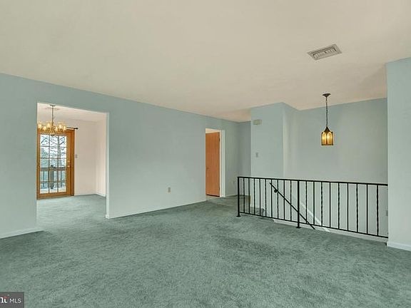4th image of 161 S Cherry Ln