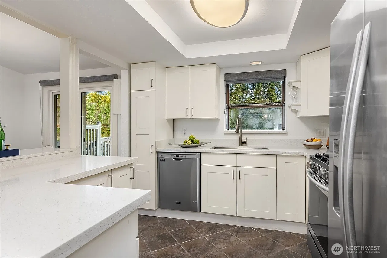 4 bed, 1700 sqft, $4,000 — Photo 3