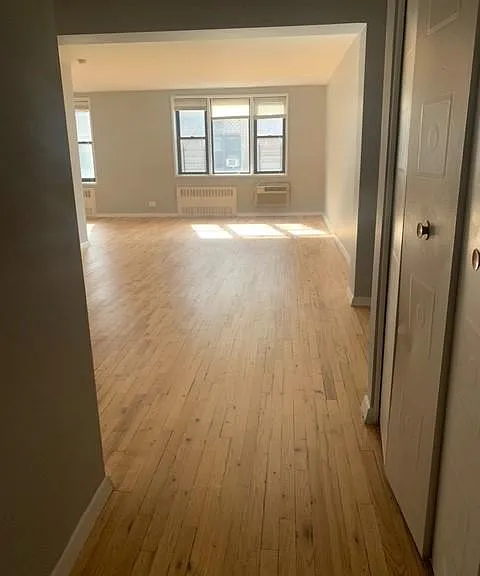 207 E 202nd St #3J — Photo 1