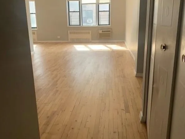 207 E 202nd St #3J, Bronx, NY 10458