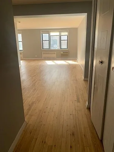 207 E 202nd St #3J Photo 1