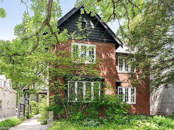 3rd image of 1522 Forest Ave