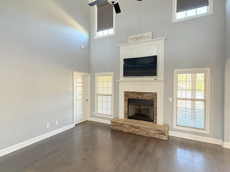 218 Woodgrove Dr — Photo 12