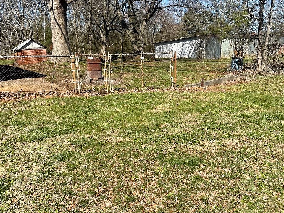 2nd image of 3056 W State Highway 27