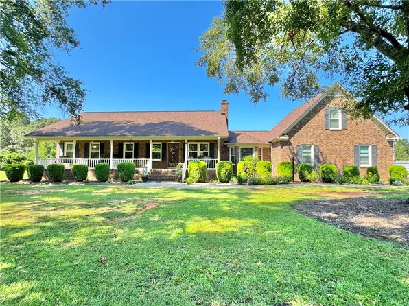 1707 Holiday Dam Rd, Belton, SC 29627