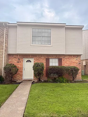 1015 Park Meadow Dr Photo 1