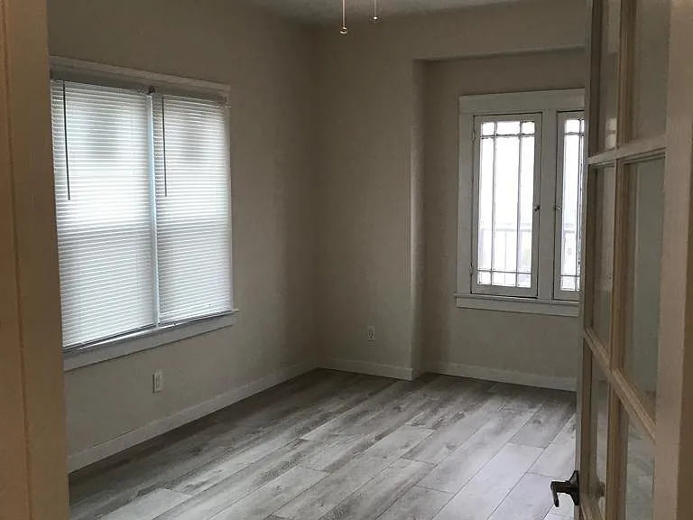 3742 1/2 Maple Ave — Photo 4