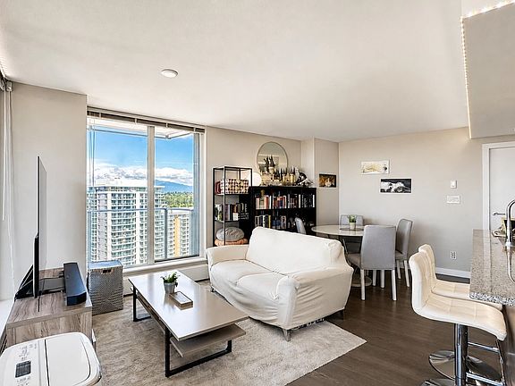 4th image of 488 SW Marine Dr #2606