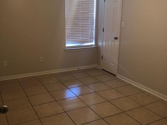 5th image of 607 Olaf Dr #A