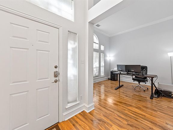 3rd image of 9316 Cedardale Dr