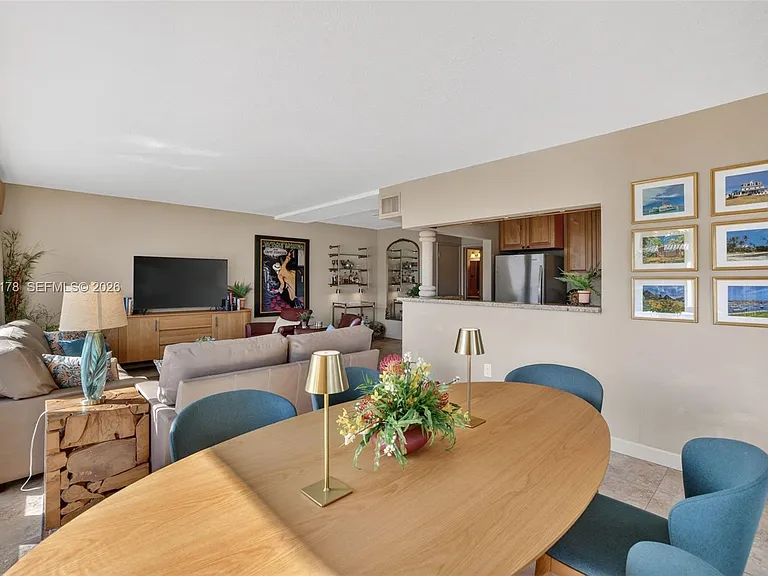 180 Isle Of Venice Dr #121 — Photo 16
