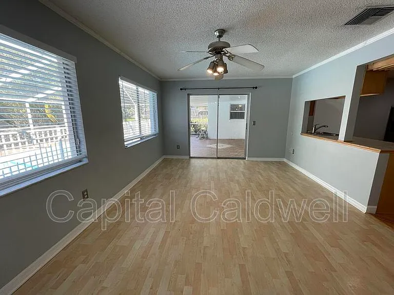 12813 Starling Dr — Photo 16