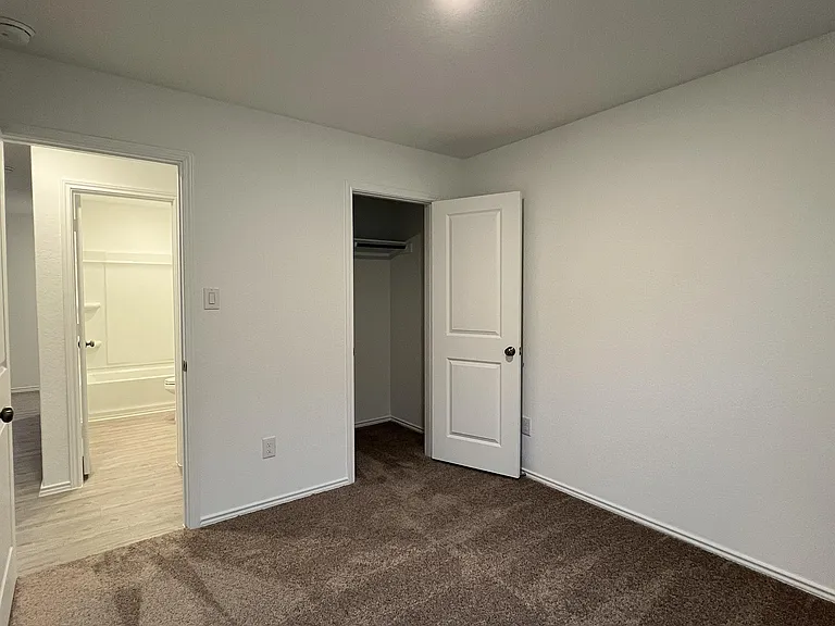 9904 Wye Ml — Photo 29