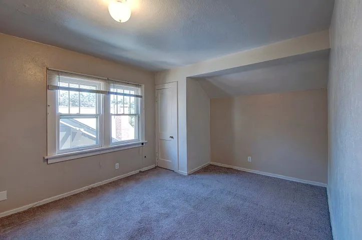 1012 10th Street Up Bedroom