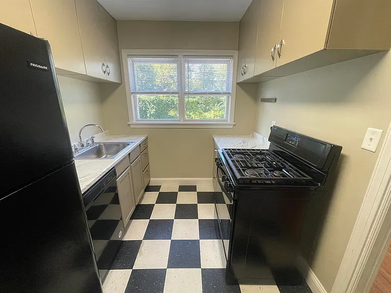 1170 Castlevale Dr #2 — Photo 4