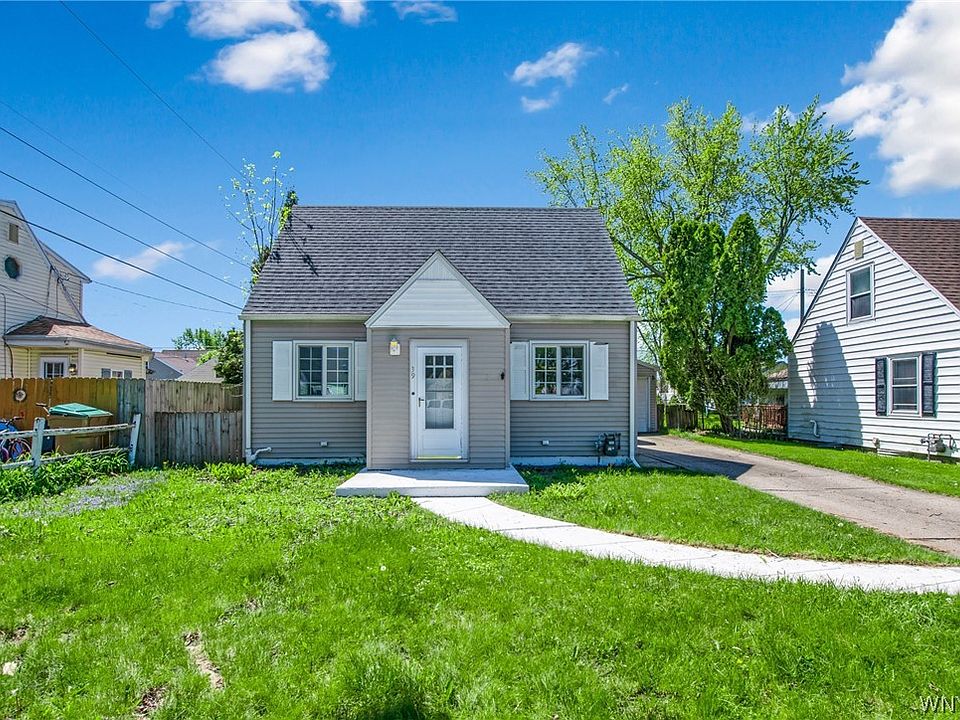 1st image of 39 Lindbergh Ct