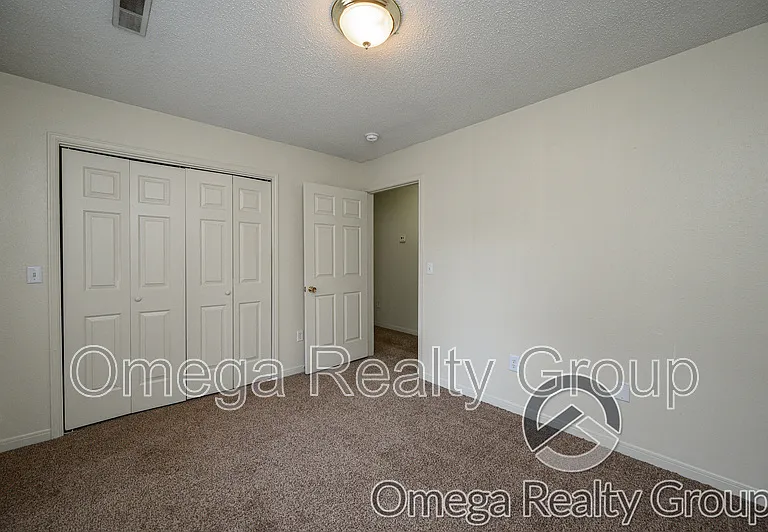 100 Egg And Butter Rd #13 — Photo 21