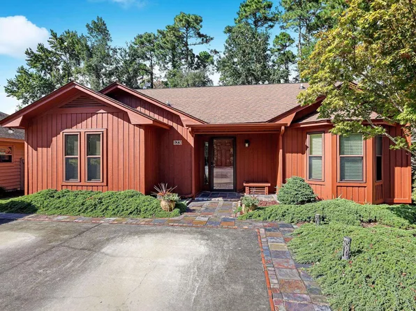 123 Hickory Dr., Conway, SC 29526