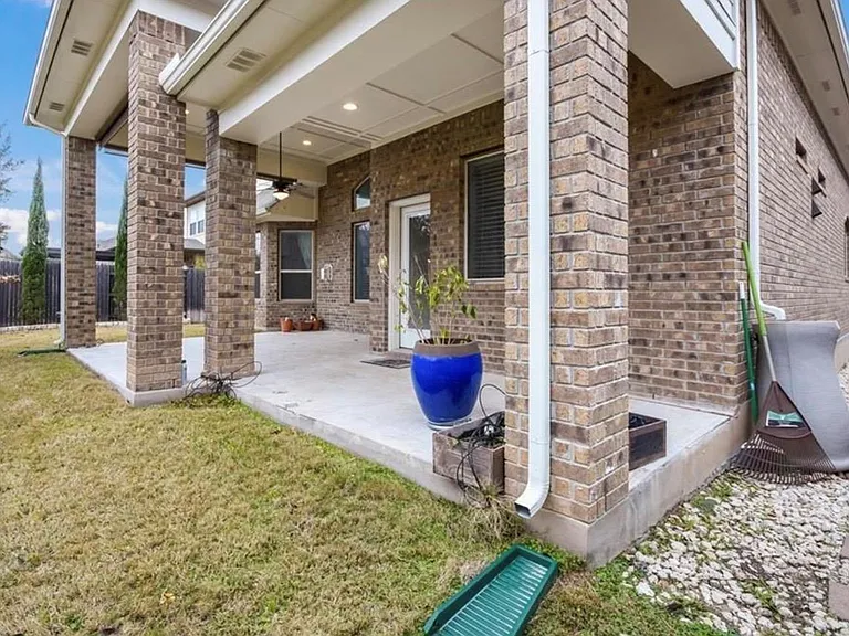 213 Simmons Dr — Photo 34