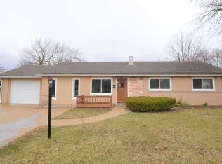 300 Maricopa Ln, Hoffman Estates, IL