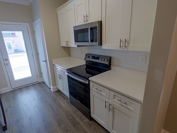 3rd image of 2927 Misty Creek Way