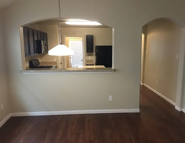 3 bed, 2.0 bath, 1366 sqft, $1,785 — Photo 4
