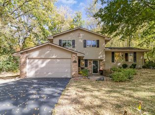 12805 Woodview Ln, Burnsville, MN 55337
