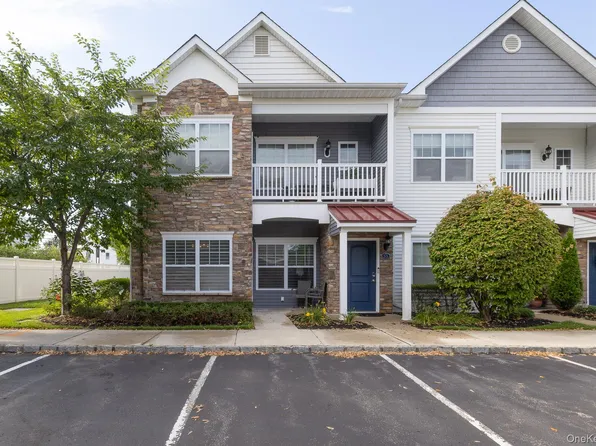 54 Barley Lane #54L, Patchogue, NY 11772