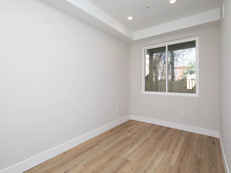 935 W Dauphin St #A — Photo 16