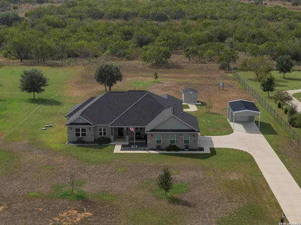 2741 County Road 357, La Vernia, TX 78121
