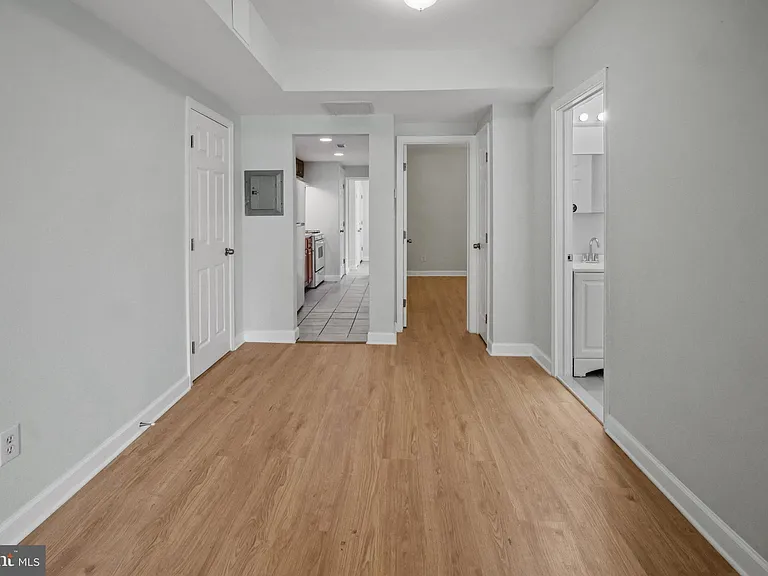 182 36th St NE #2 — Photo 9