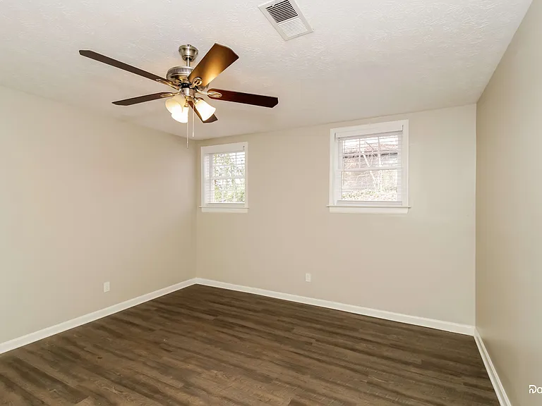 1252 Rolling Oaks Dr NW — Photo 11