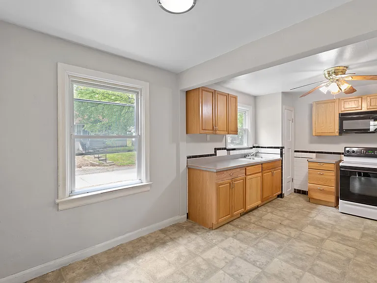 7007 Paisley Dr — Photo 6