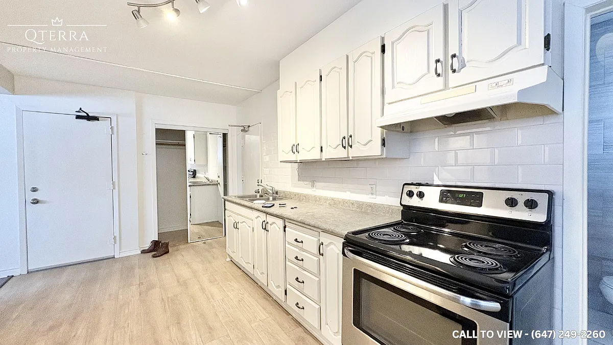 Building Photo - 606 Chaucer Ave #2