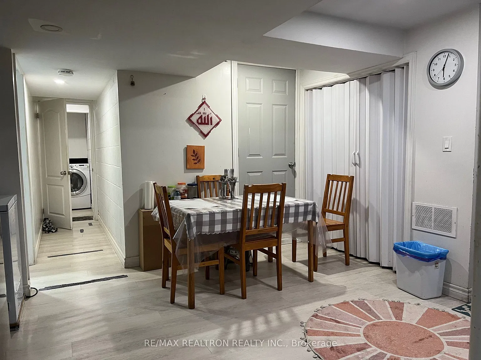 3 bed, $1,799 — Photo 2