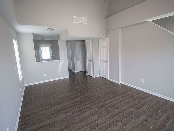 3rd image of 3214 Dove Dr