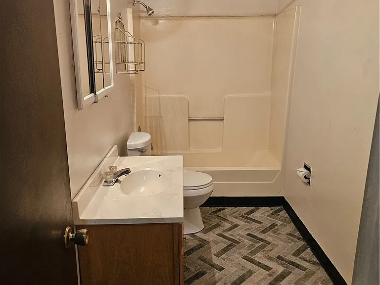 1305 Walnut St #B — Photo 16