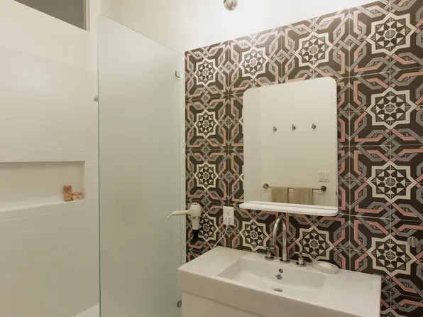 168 West 130th Street image 8 of 62