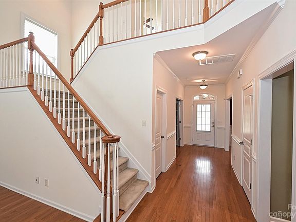 3rd image of 121 Byers Commons Dr