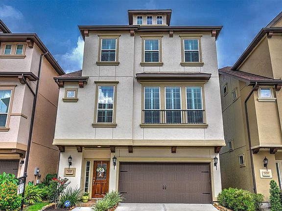 3rd image of 2827 Kings Retreat Cir