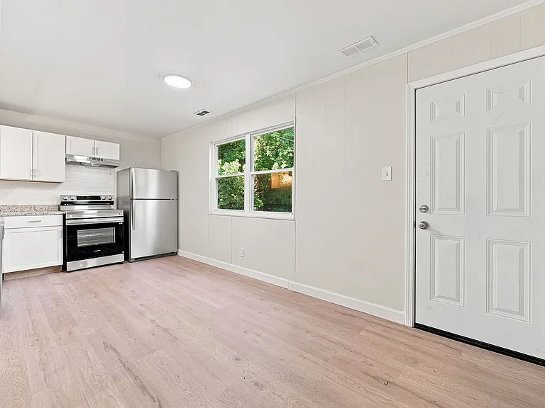 2216 Jackson Dr — Photo 12