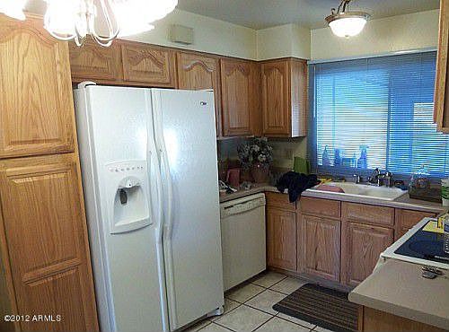 5th image of 1898 E Greenway Dr