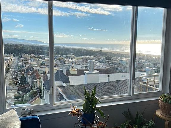 3rd image of 601 45th Ave APT 2