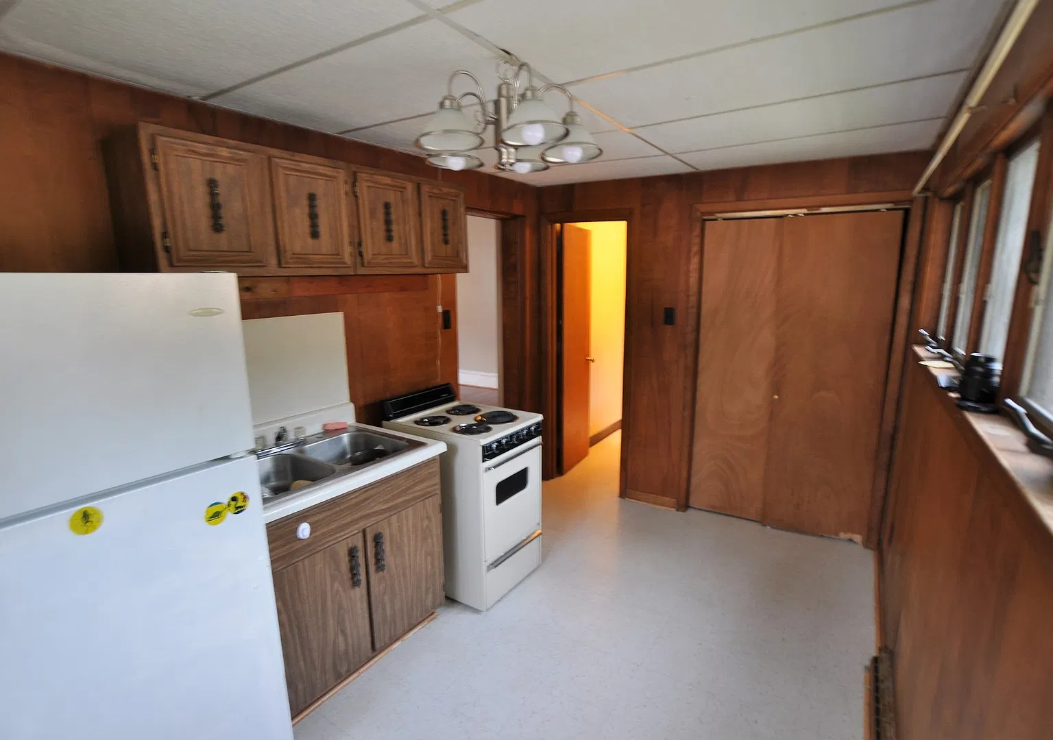 Heat Included!! Newly Updated Large First-Floor 1-Bedroom Apartment in Quiet Beaver Falls Neighbo... — Photo 3