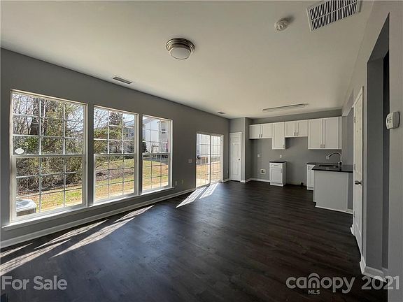 4th image of 3438 Laurenhurst Ln
