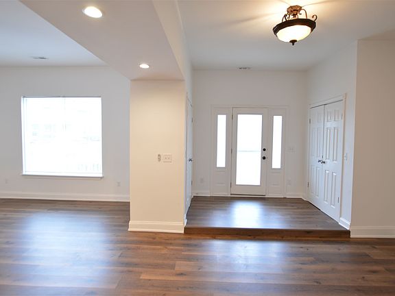 3rd image of 2120 Broadway St #11661634