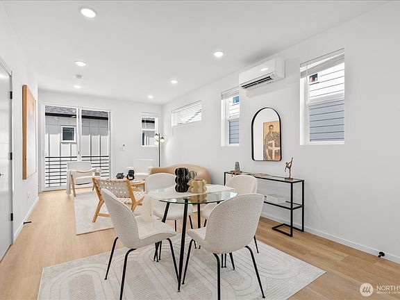 4th image of 10338 Wallingford Avenue N #B