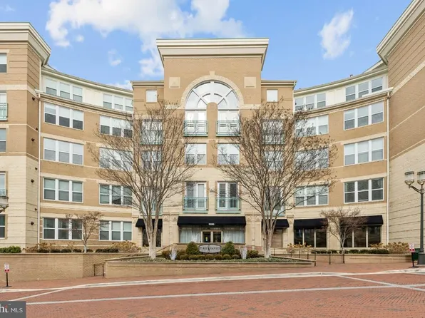 12000 Market St APT 151, Reston, VA 20190